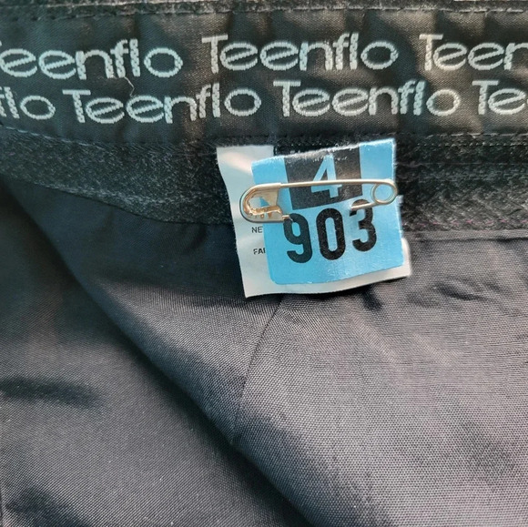 Teenflo  Pencil Skirt Houndstooth Grey Plaid Skirt Size 8 - Picture 8 of 10